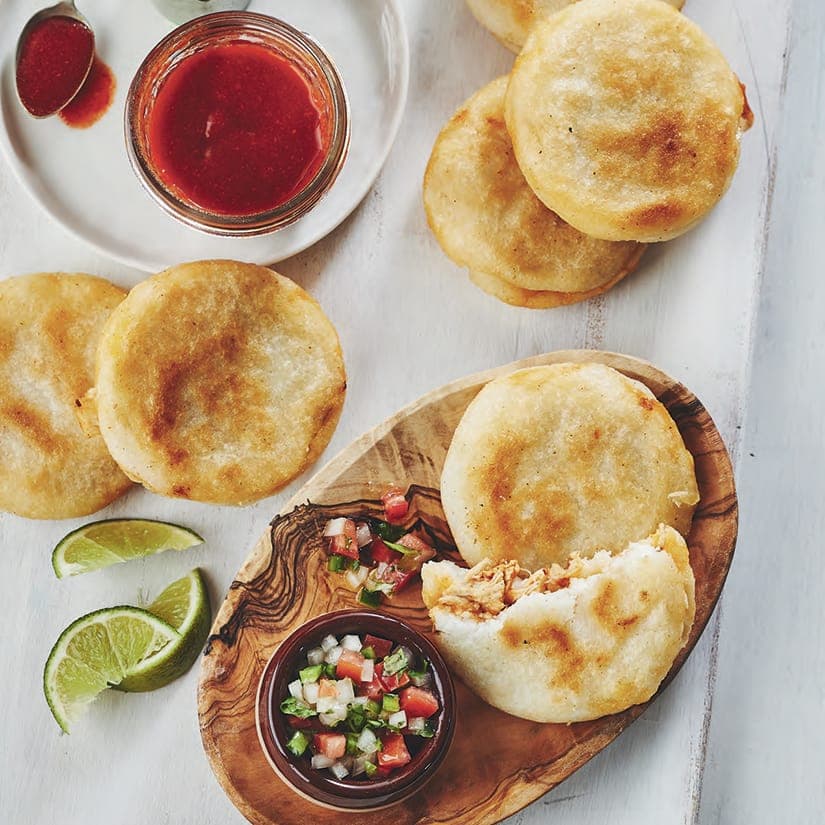 Arepas au poulet épicé
