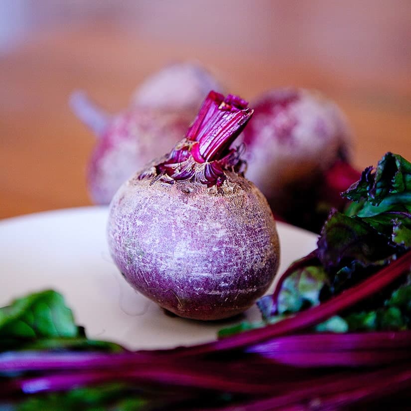 Betteraves et oignons perlés marinés