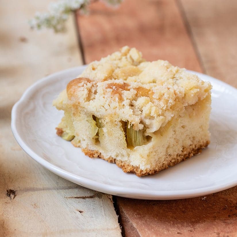 Carrés à la rhubarbe