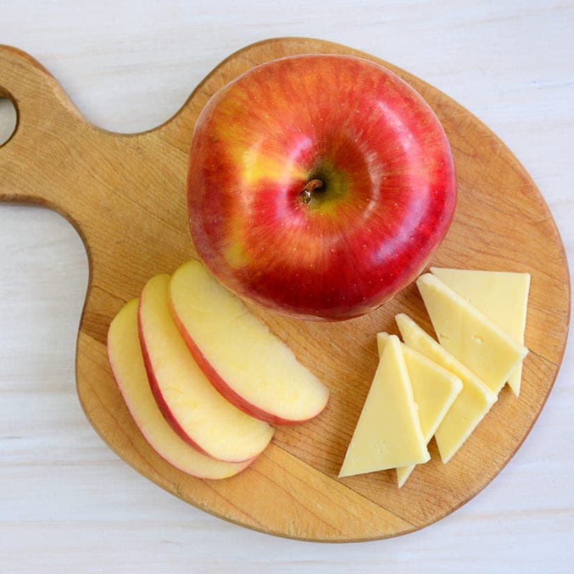 Carrés aux pommes et au cheddar