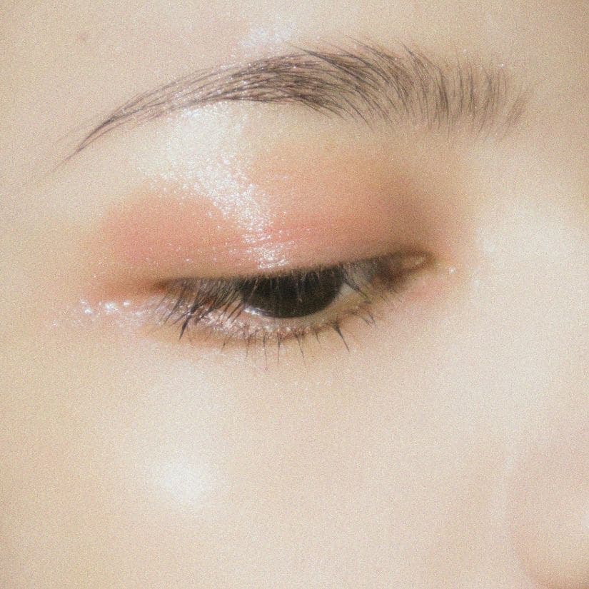 Sourcils parfaits : 5 astuces pour les étoffer