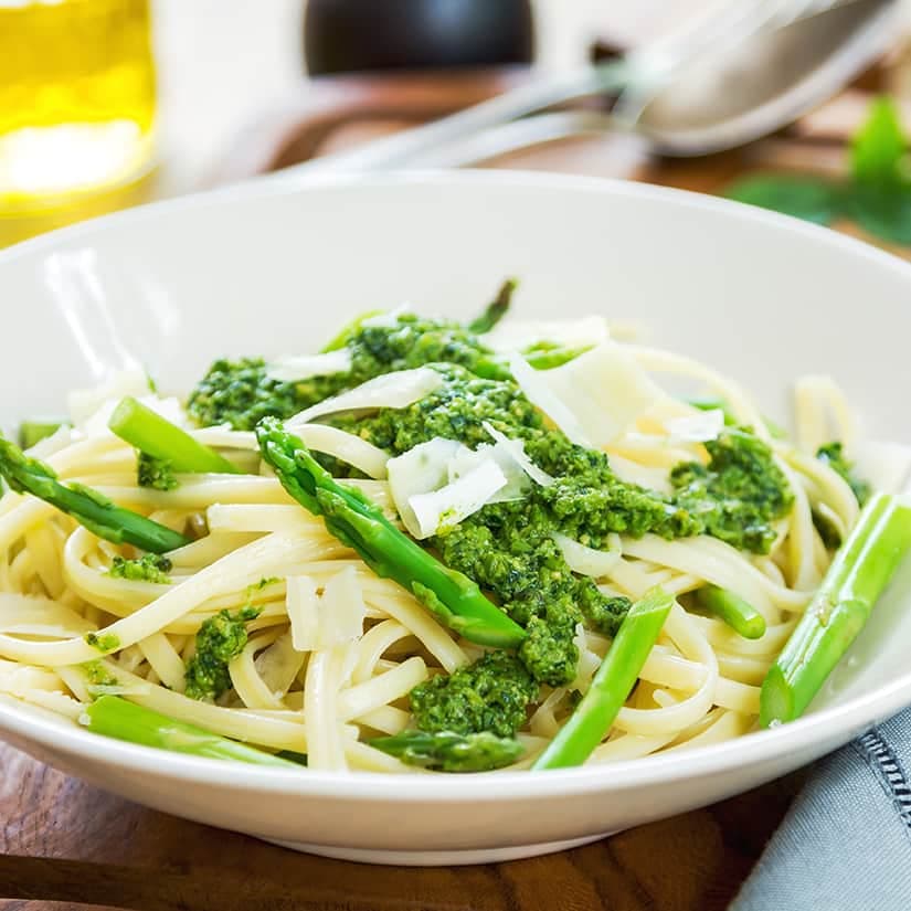 Fettucine aux asperges et au fromage à la crème