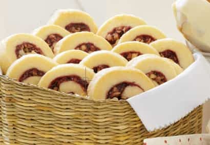 Spirales aux framboises et aux noix