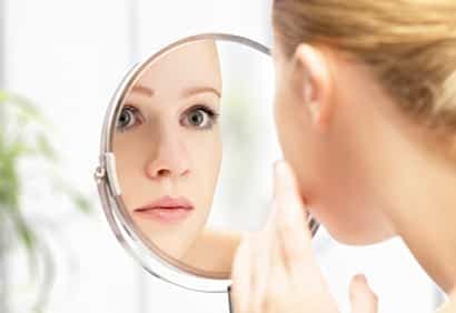 Trucs beauté: 4 conseils pour camoufler un bouton