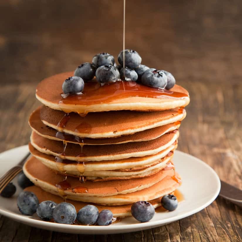 Pancakes aux bleuets et à la cannelle