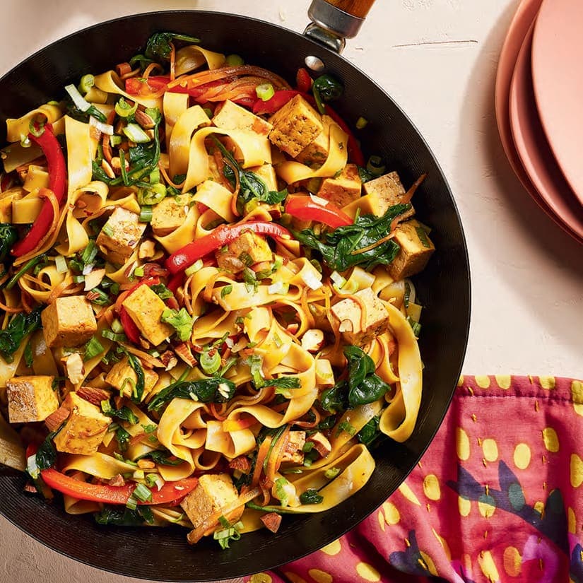Pad sew épicé au tofu et aux légumes
