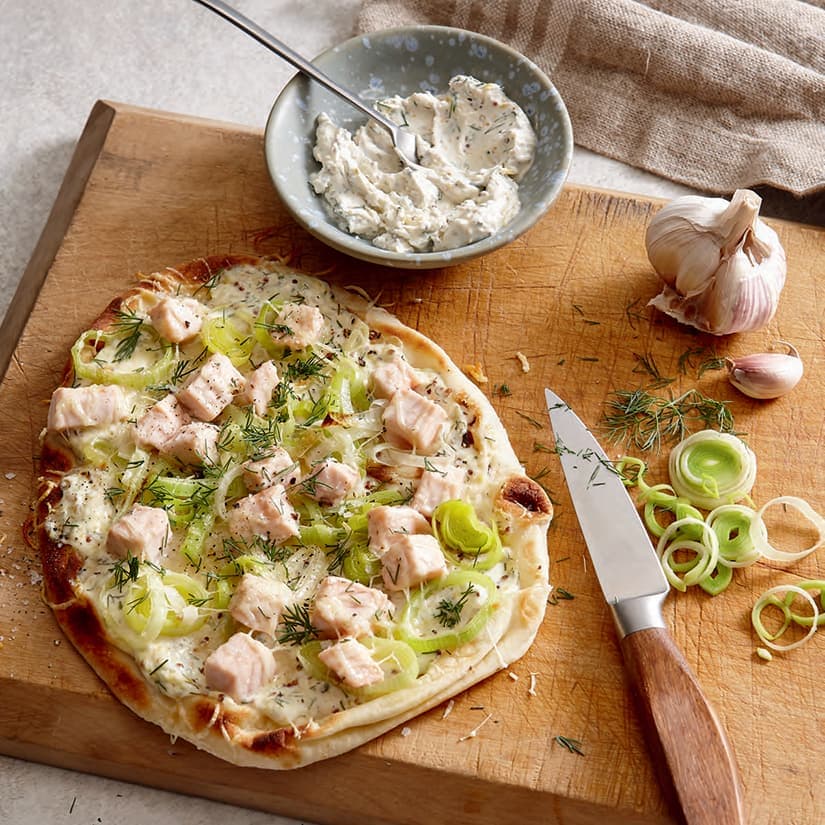 Pizzas naans poireaux et saumon