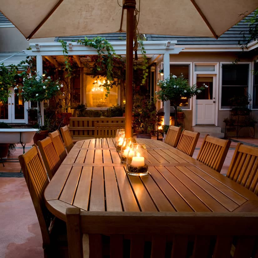 Mobilier extérieur en bois : 3 étapes d'entretien