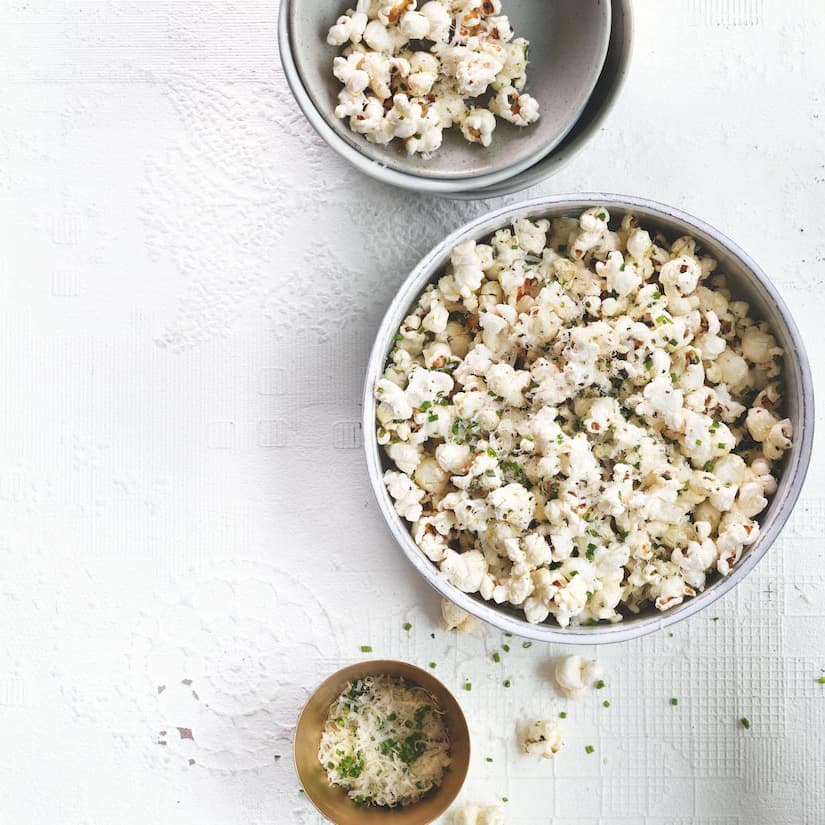 Popcorn au romarin et au parmesan