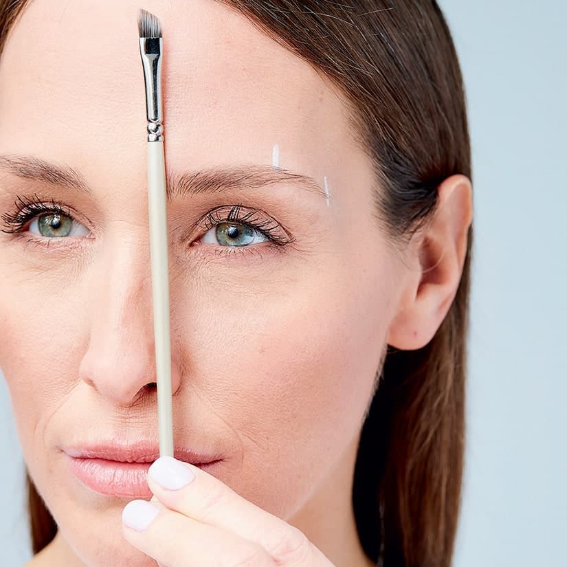 Comment définir sa ligne de sourcils?