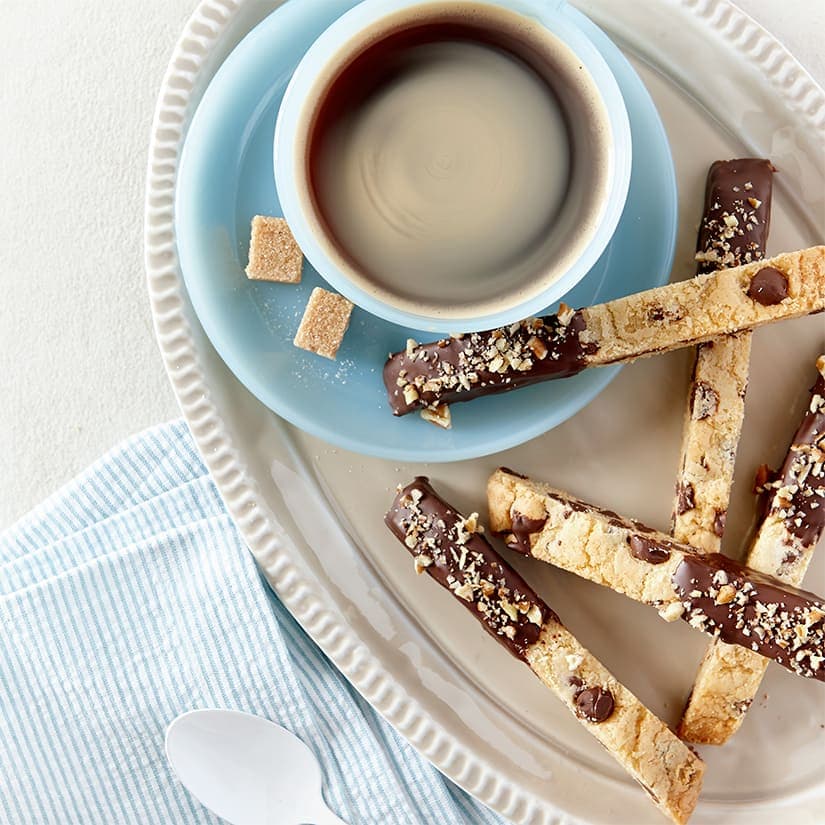 Biscottis aux brisures de chocolat et aux pacanes