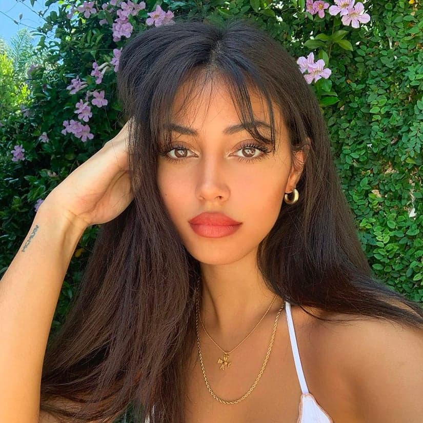 La «shadow bang», nouvelle tendance coiffure 2024