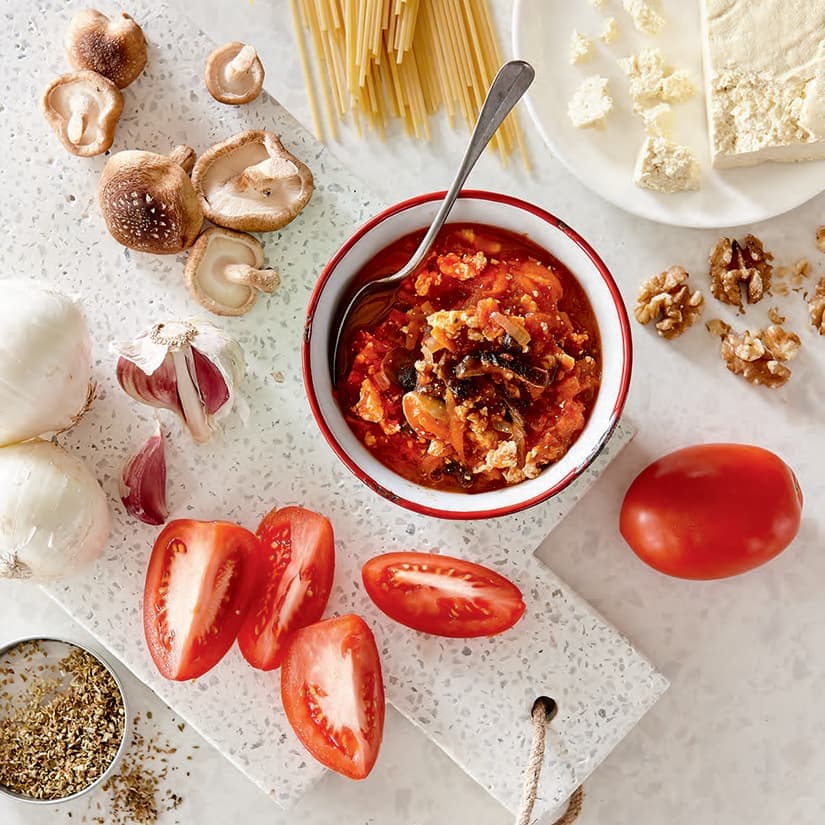 Sauce tomate au tofu et aux noix de Grenoble