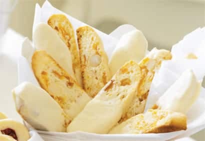 Biscotti aux noix de macadam et aux abricots