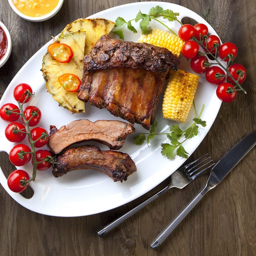 Côtes levées de porc, sauce piquante à l’ananas