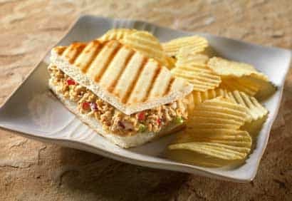 Paninis au thon et aux tomates