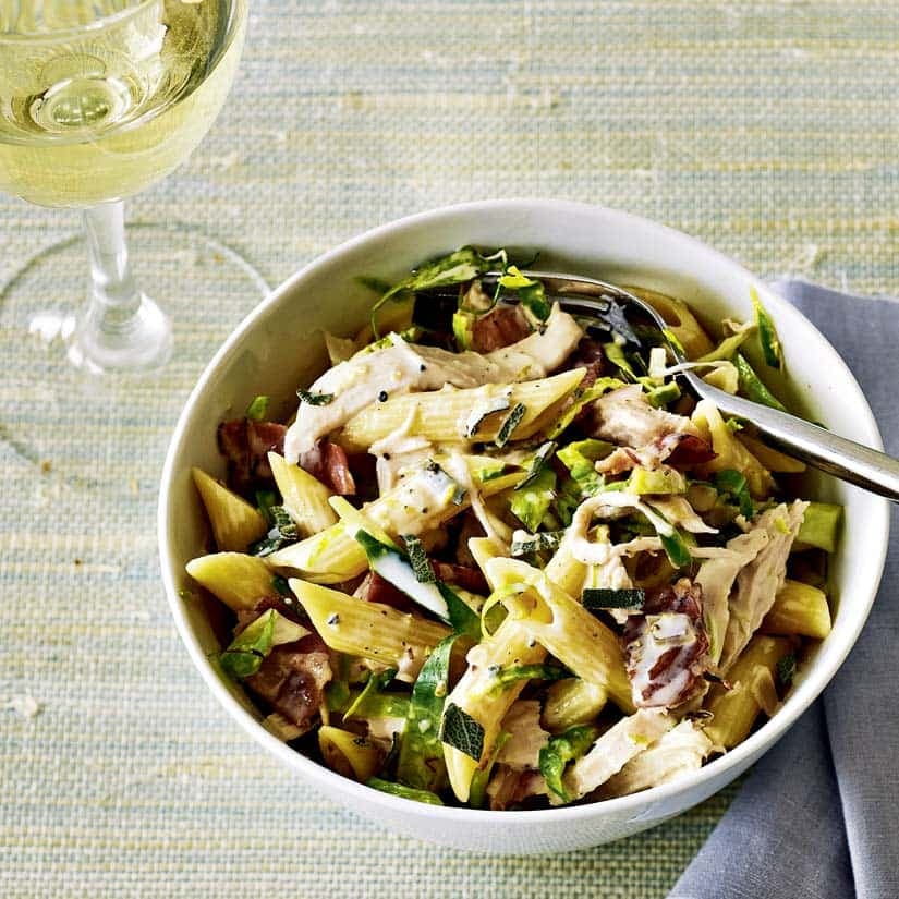 Pâtes crémeuses dinde et choux de Bruxelles