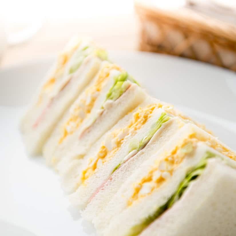 Petits sandwichs aux oeufs