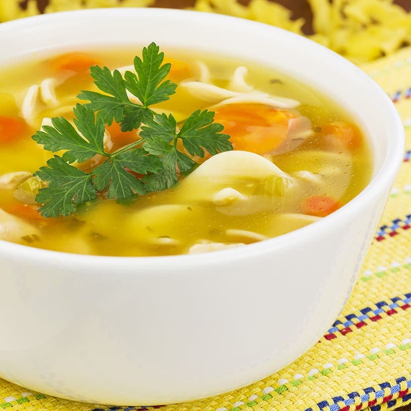 Soupe poulet et nouilles classique