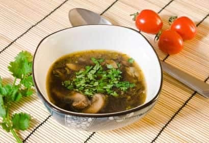 Consommé aux deux champignons