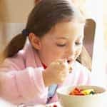 Mon enfant a toujours la tête dans le frigo