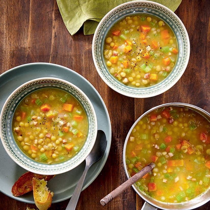 Soupe aux pois et à la pancetta
