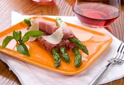 Baluchons d'asperges au prosciutto
