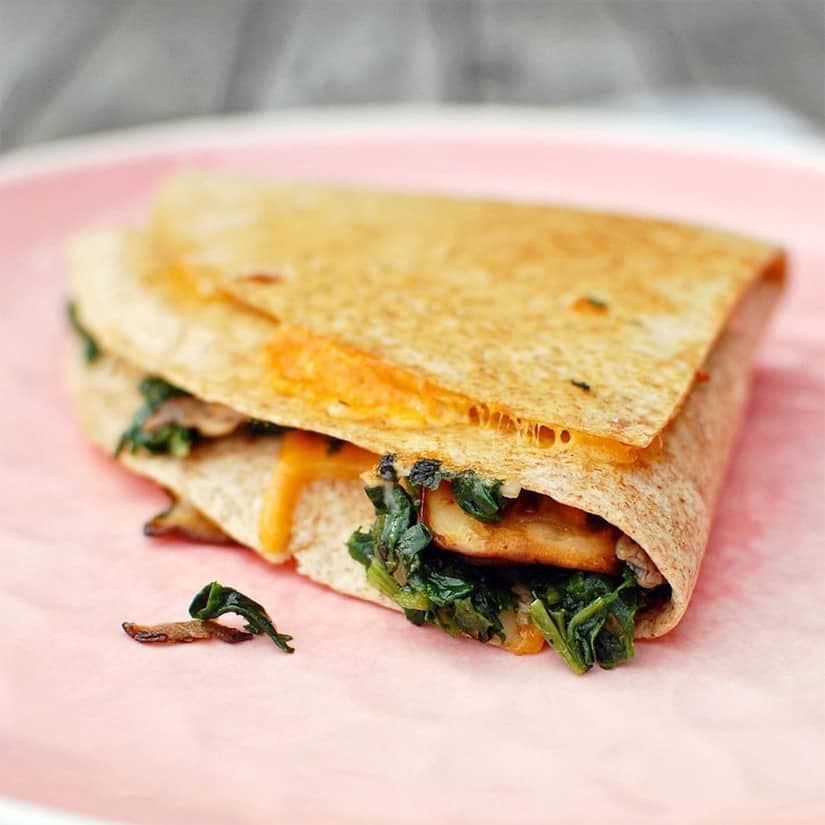 Le truc viral pour plier sa quesadilla parfaite