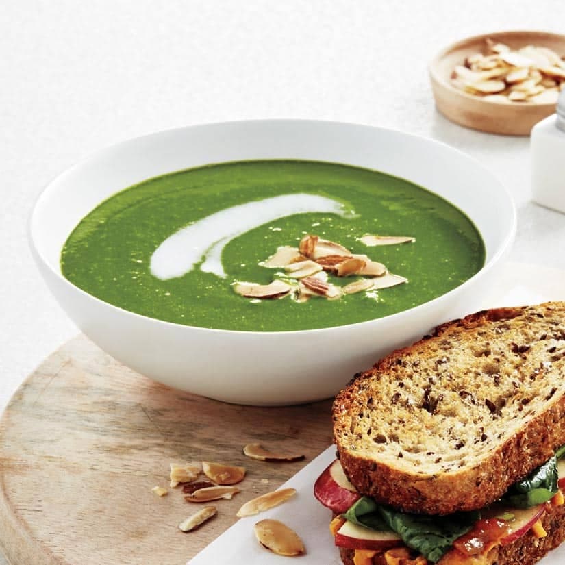 Potage de chou frisé à la noix de coco