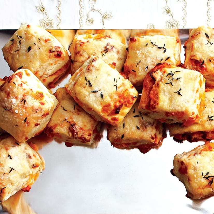 Bouchées feuilletées au cheddar et au bacon