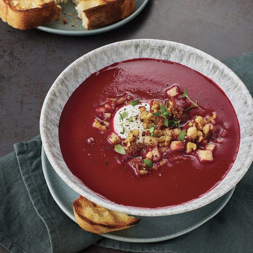Potage aux betteraves et aux pommes