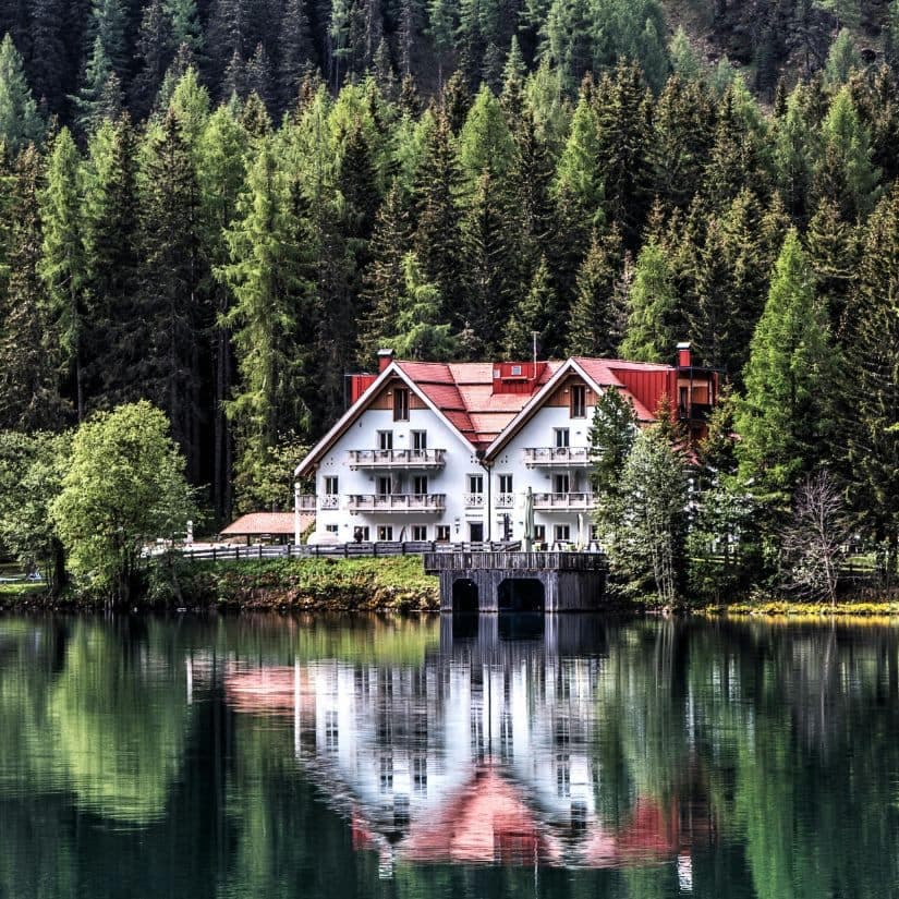 10 jolis chalets à louer au bord d'un lac cet été
