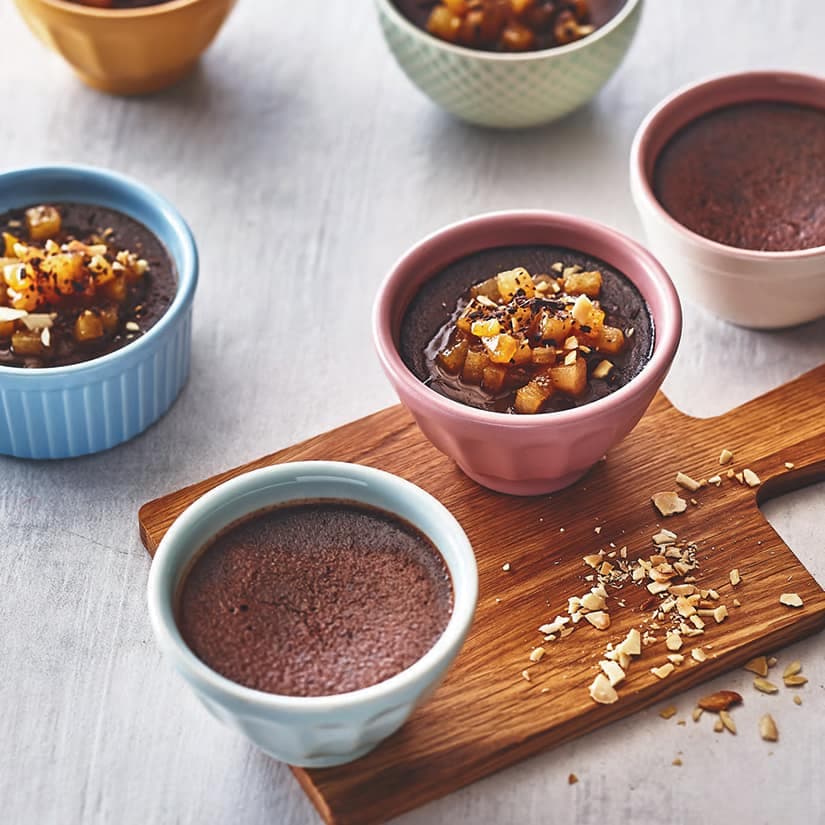 Pots de crème au chocolat noir et poires épicées