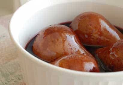 Poires pochées aux six épices