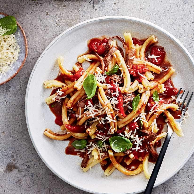 Pâtes au boeuf effiloché et aux tomates