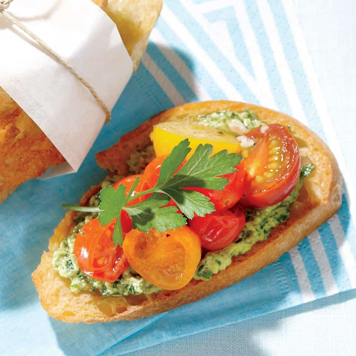 Tartines à la ricotta et aux tomates cerises