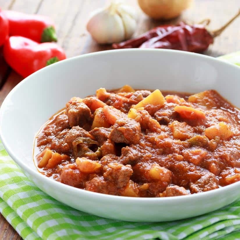 Sauce aux tomates et au boeuf braisé