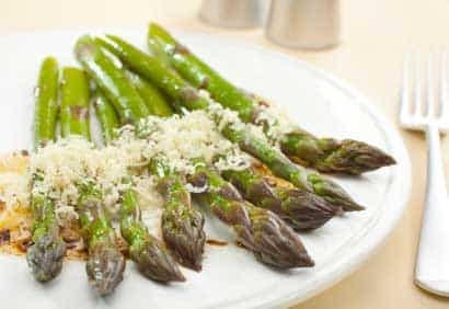 Asperges au parmesan