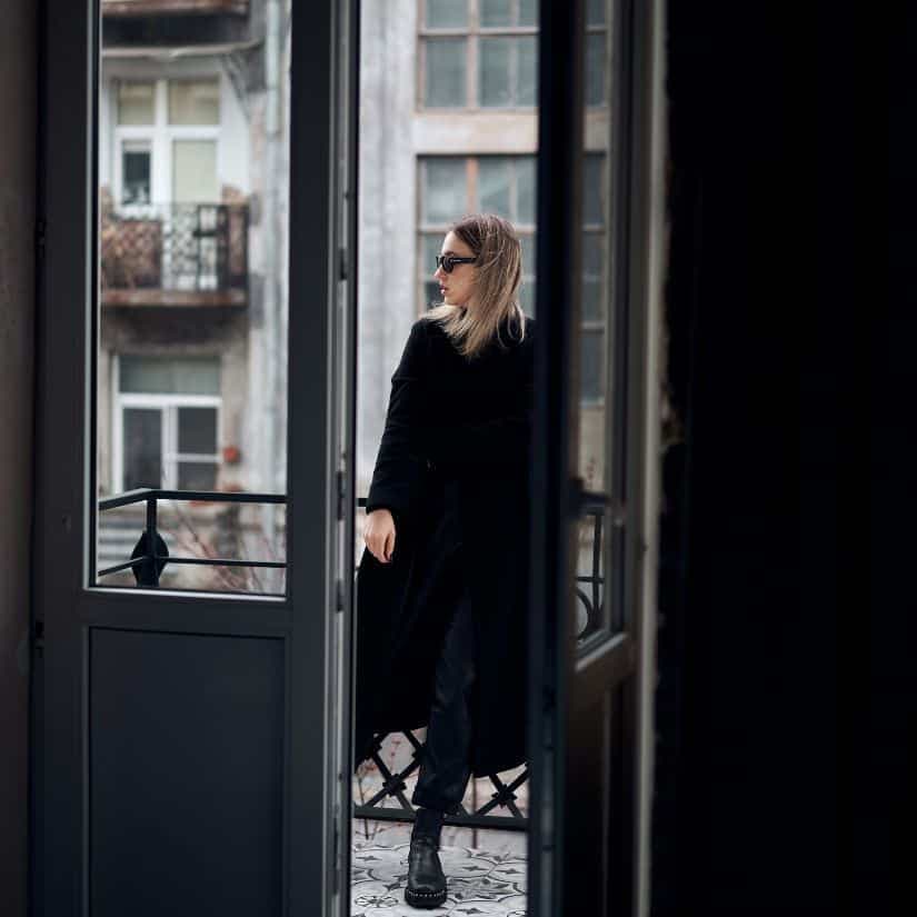 Porter du noir : ce que ça révèle de vous