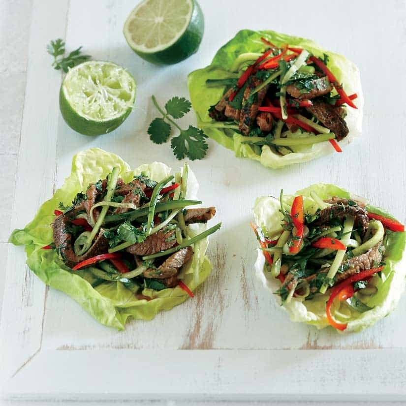 Coupelles de laitue au bifteck à la thaïe