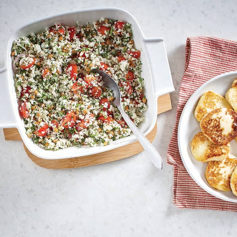 Taboulé de chou-fleur aux lentilles et au halloumi