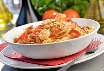 Linguine, crevettes et pesto aux tomates séchées