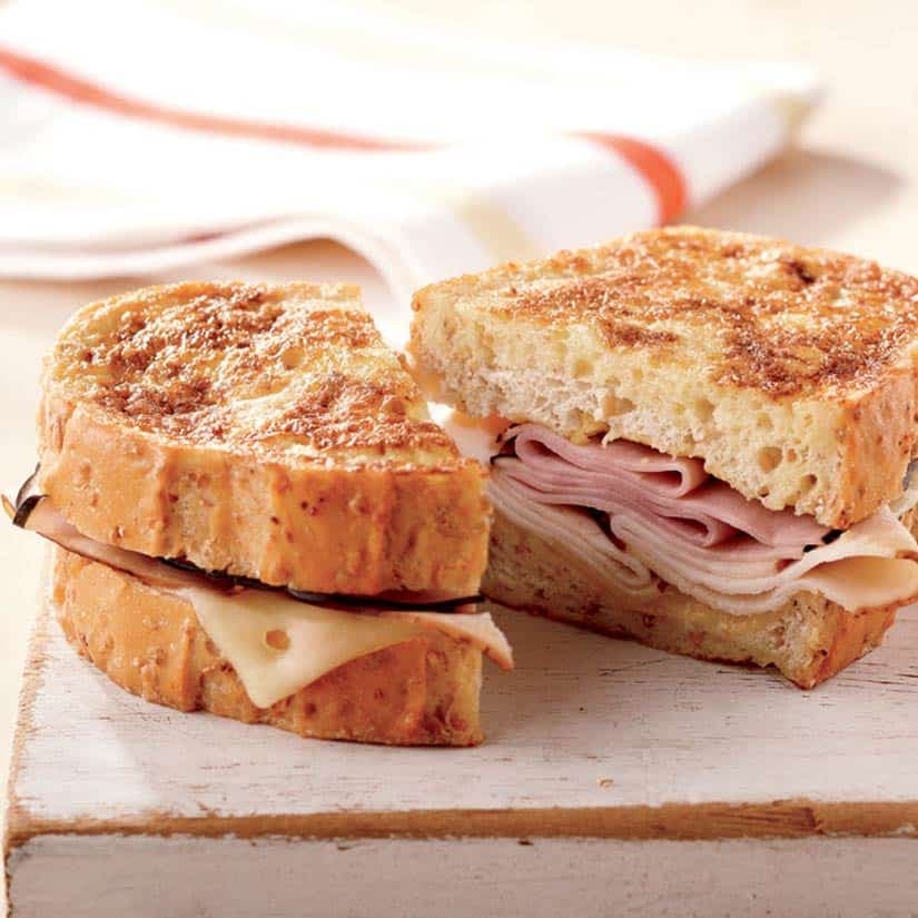 Sandwichs fondants au jambon et au dindon