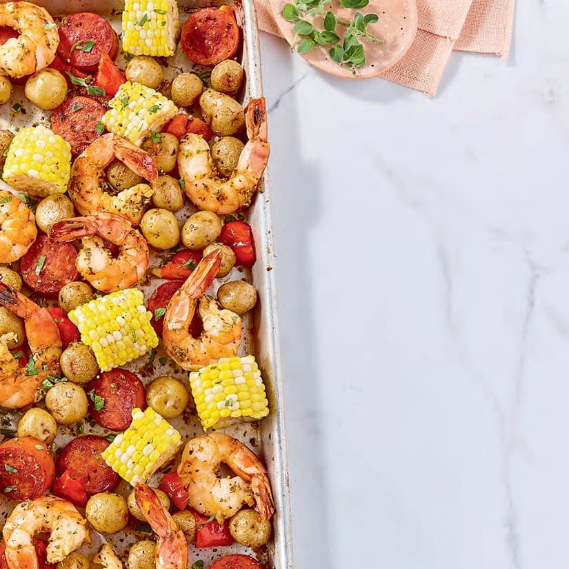 Crevettes, maïs et saucisses cajuns