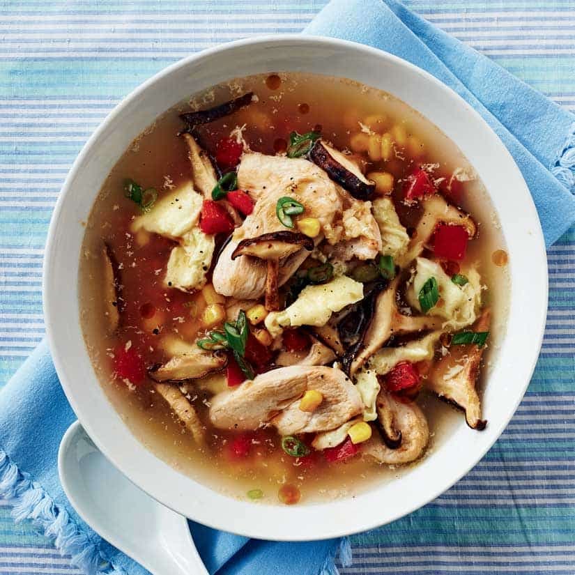 Soupe express poulet, légumes et oeufs