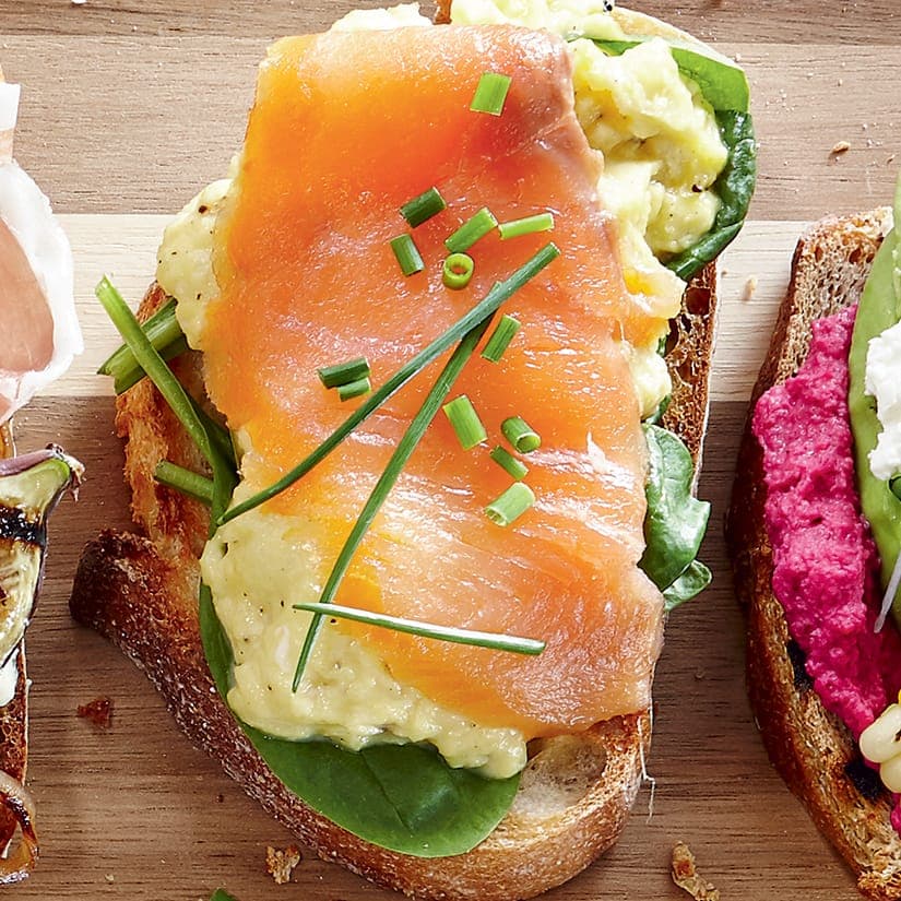 Tartines œufs épinards saumon : un délice matinal
