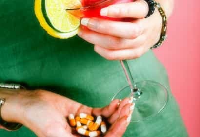 Alcool et antibiotiques: un mauvais mélange