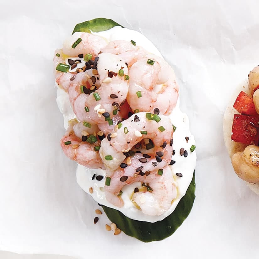 Canapés concombre, tzatziki et crevettes de Matane