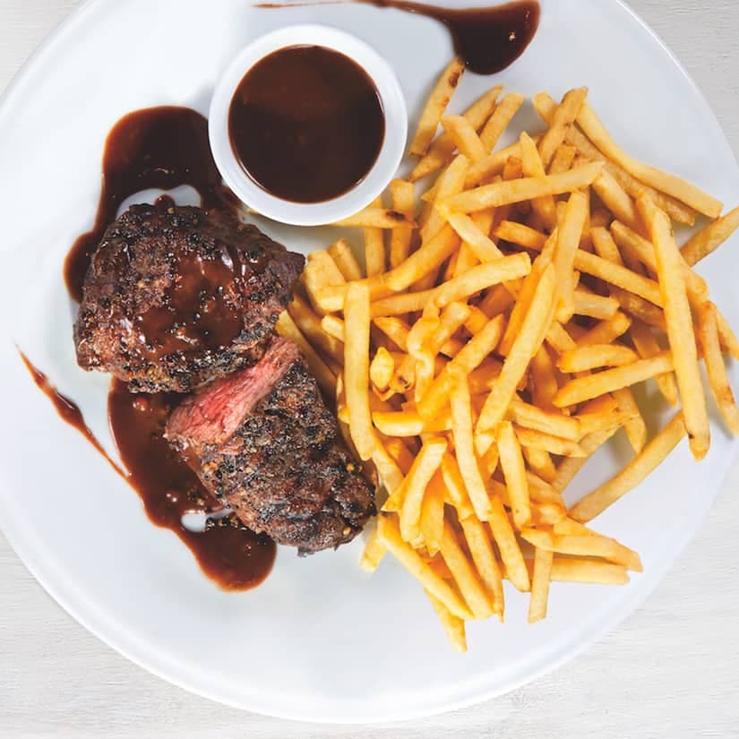 Bavettes grillées sauce au vin rouge