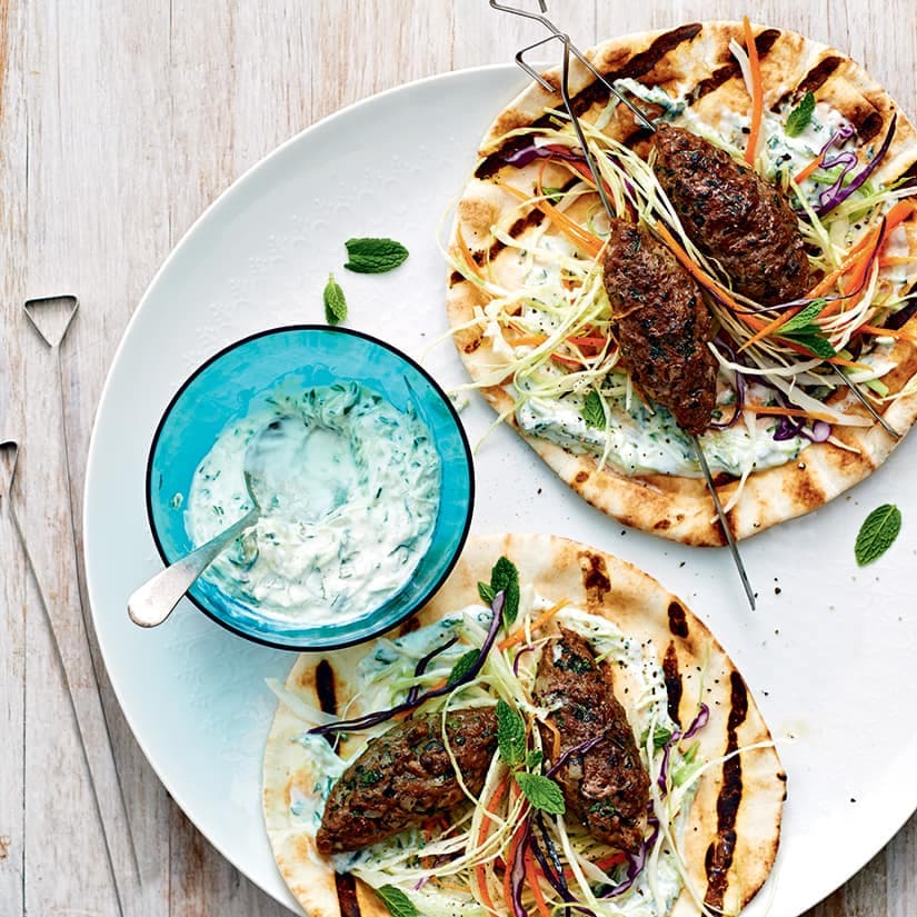 Keftas d'agneau et pitas grillés